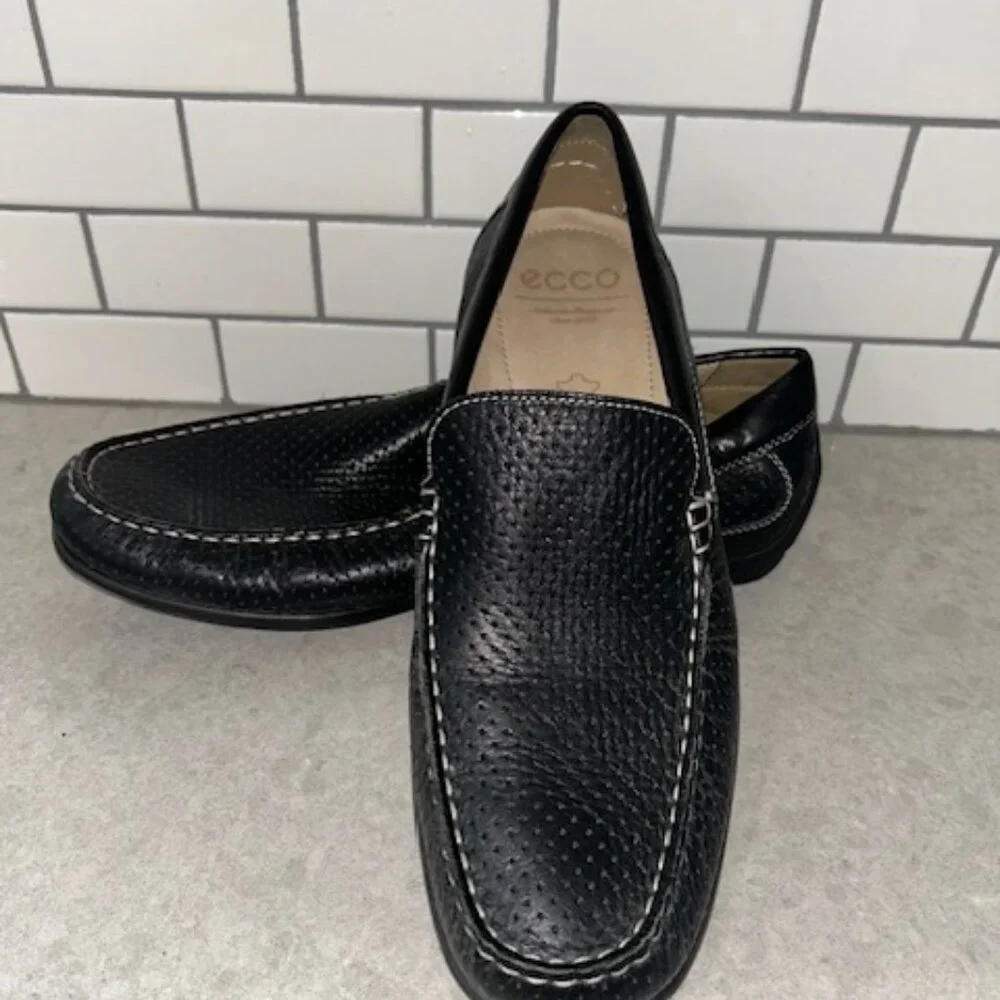 Ecco Men's Black Genuine Leather Perforated Loafers Sz 11 Excellent